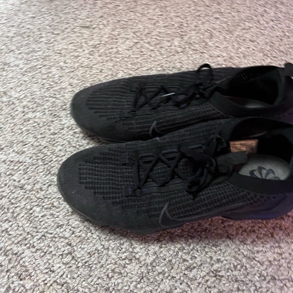 nike shoes - Picture 1 of 1